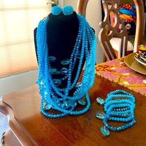 Sassy Jones necklace set, pre love, and smoke free environment.